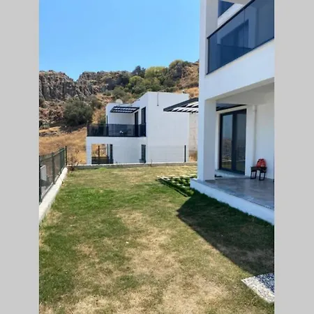 Newly Furnished Private In Gundogan 펜션 Bodrum