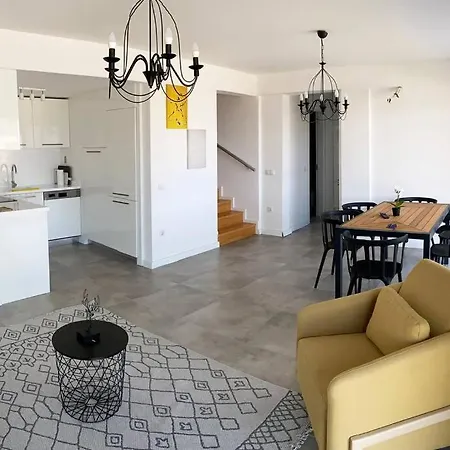 Newly Furnished Private In Gundogan 펜션