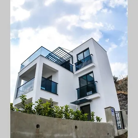 Newly Furnished Private In Gundogan 펜션