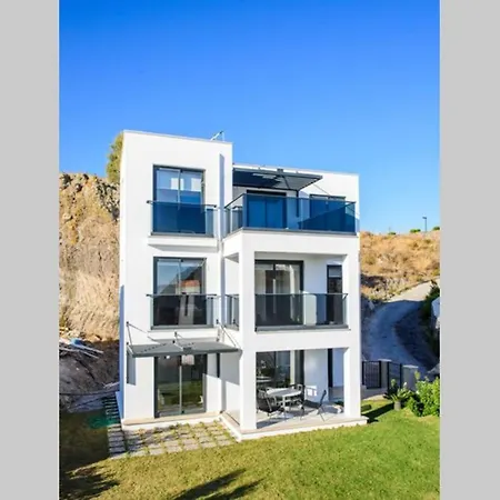 Newly Furnished Private In Gundogan 펜션